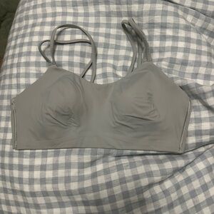 Lululemon like a cloud bra in light gray!